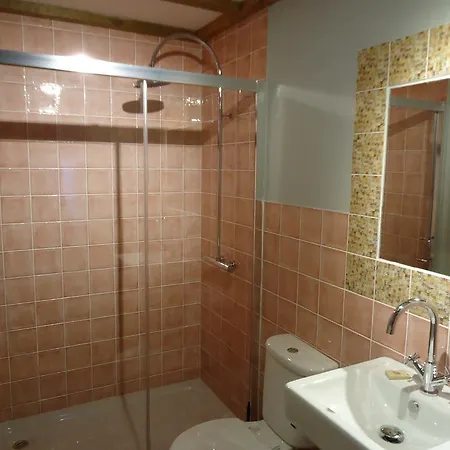 Vila Casa Entre-palheiros E Casa Do Canastro *