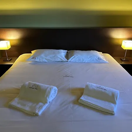 Casa Entre-palheiros E Casa Do Canastro Montalegre