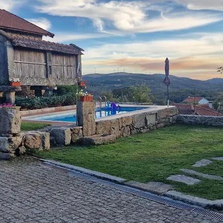 Casa Entre-palheiros E Casa Do Canastro * Montalegre