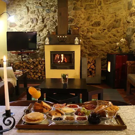 Casa Entre-palheiros E Casa Do Canastro Vila Montalegre