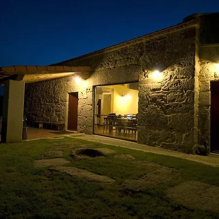 Casa Entre-Palheiros E Casa Do Canastro