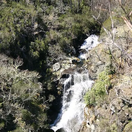 Casa Entre-palheiros E Casa Do Canastro Montalegre