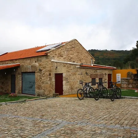 فيلة Casa Entre-palheiros E Casa Do Canastro *