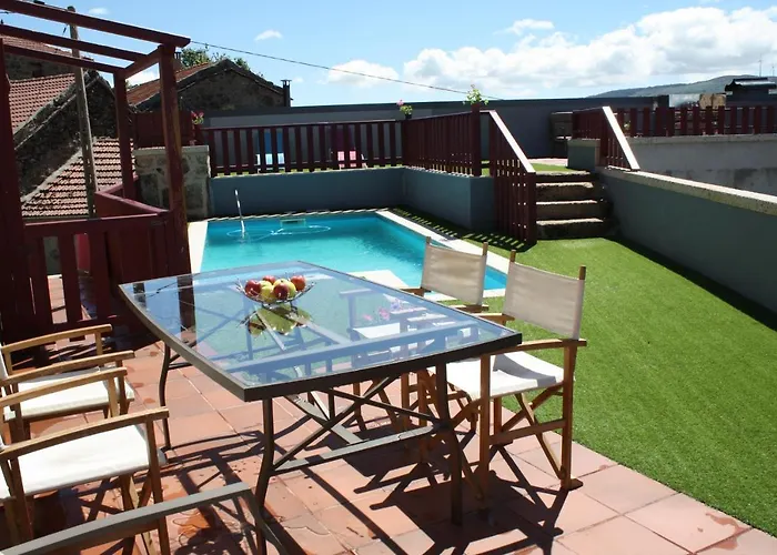 Casa Entre-palheiros E Casa Do Canastro *