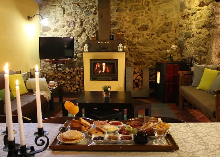 Casa Entre-palheiros E Casa Do Canastro Willa Montalegre