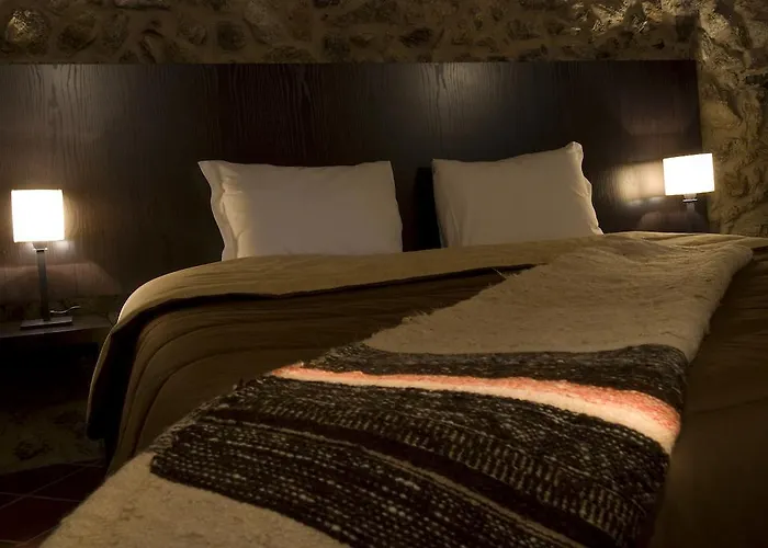 Casa Entre-Palheiros E Casa Do Canastro